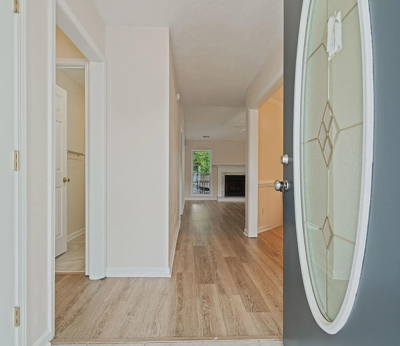 3 bed, 2.0 bath, 1739 sqft, $1,795 — Photo 2