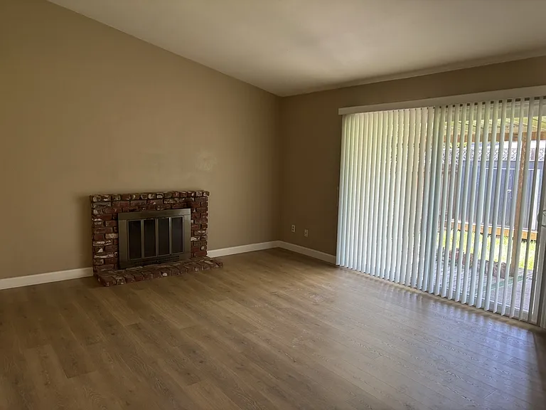 954 Emily Ave — Photo 4