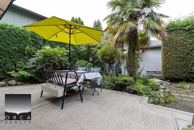 North Vancouver Apartment for rent - 2 Bedrooms — photo 3