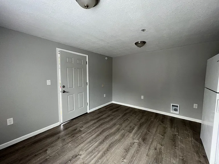 Anchor Apartments — Photo 14