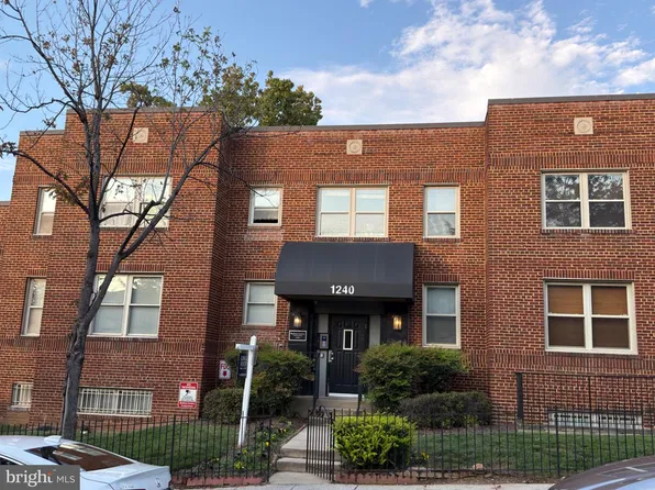 1240 Holbrook Ter NE APT 102, Washington, DC 20002