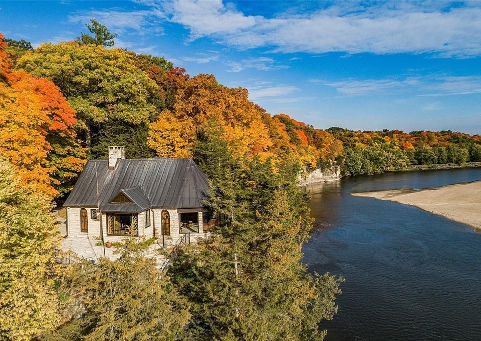 1st image of 1538 Cliffs Ln