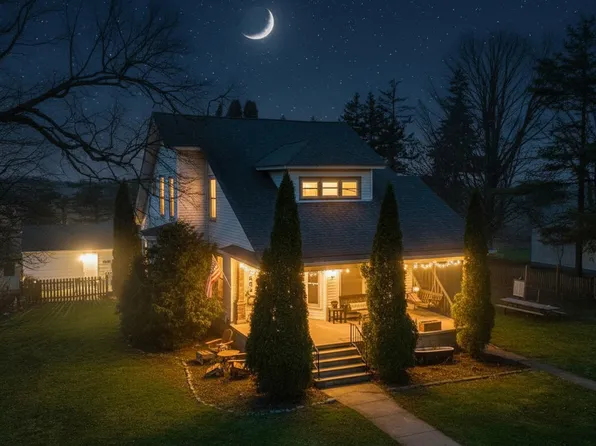 205 N Pine St, Waterman, IL 60556