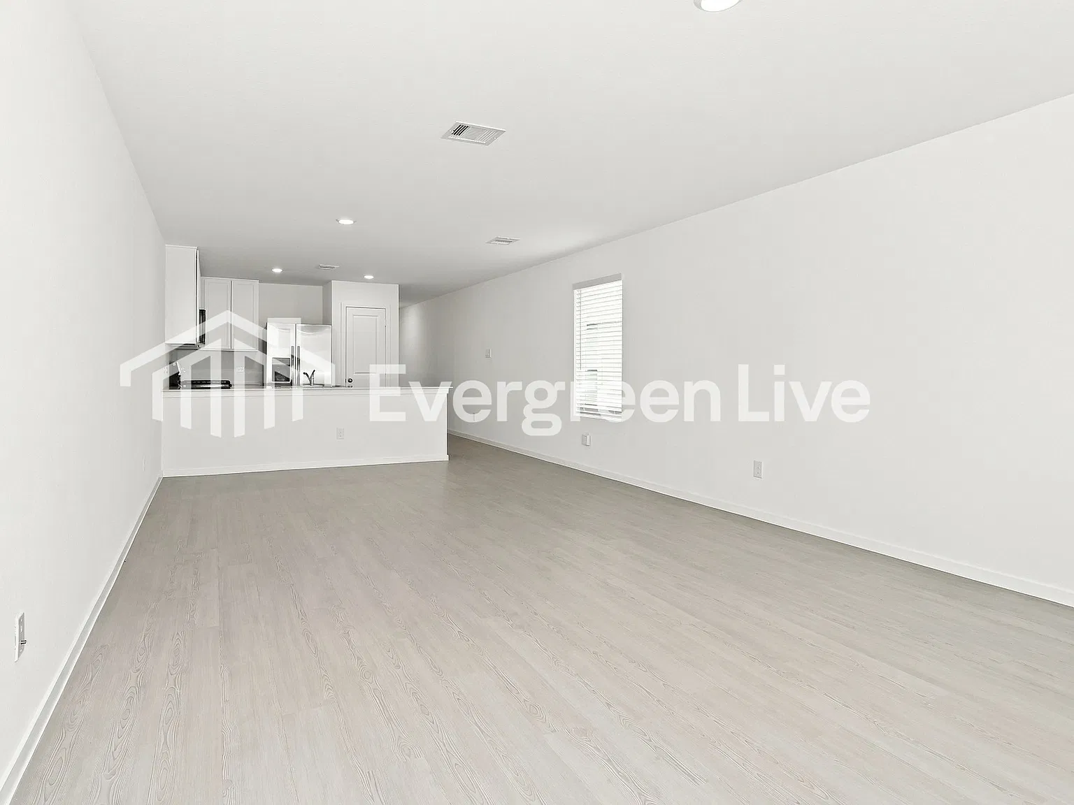 3 bed, 2.0 bath, 1409 sqft, $1,555 — Photo 3