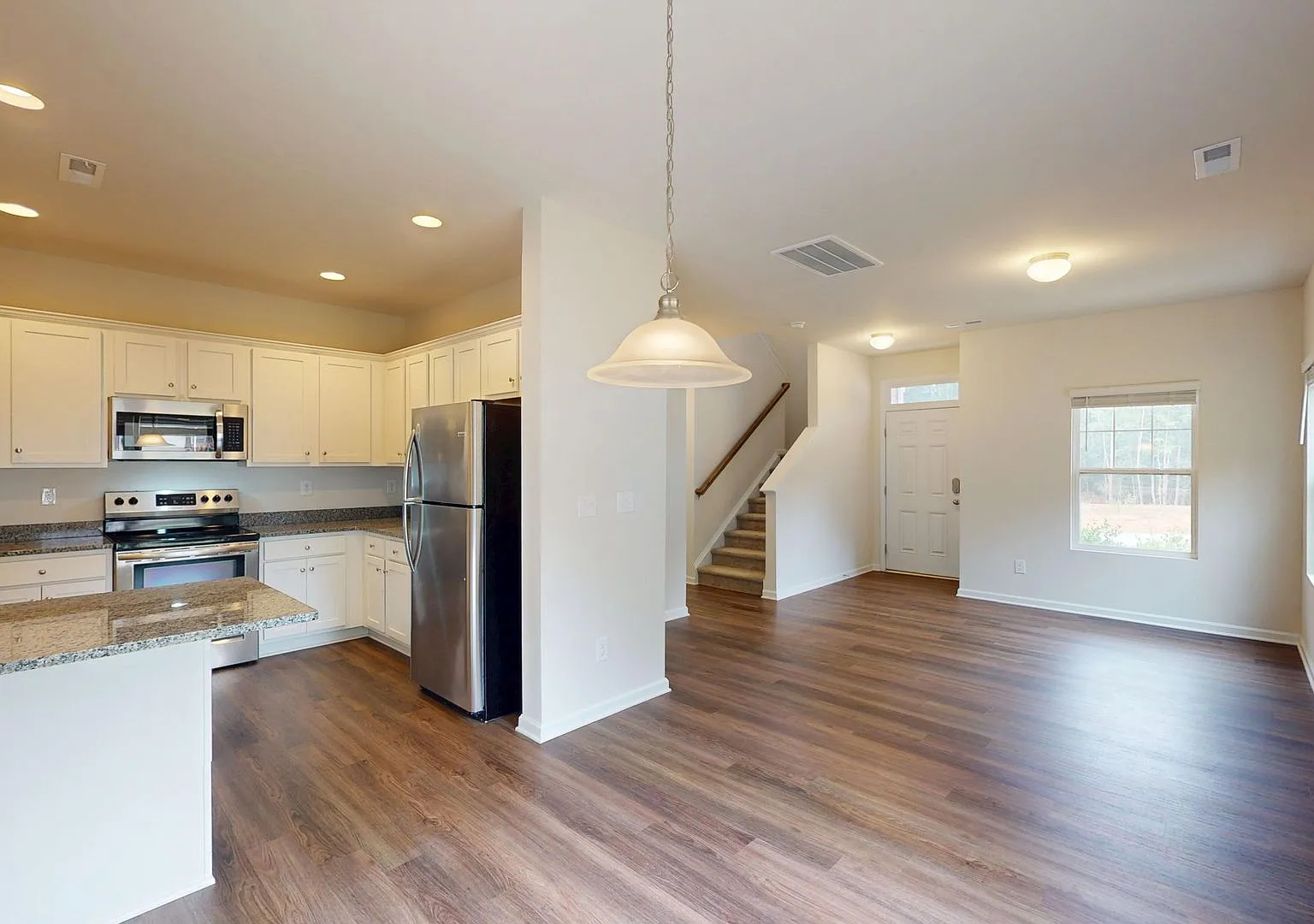 Singe Family Home — Photo 4