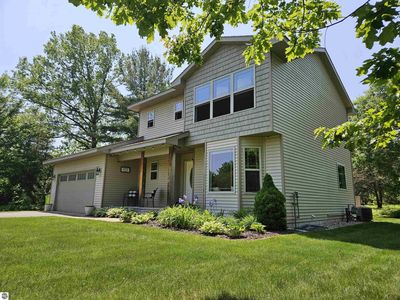 1942 Round Lake Rd, Interlochen, MI, 49643