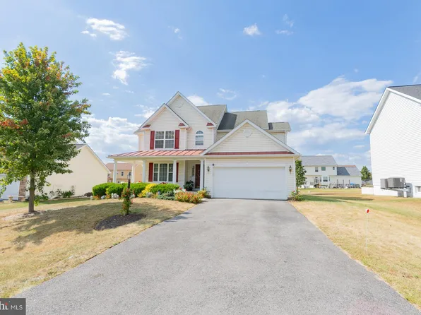 190 Sequoia Dr, Inwood, WV 25428