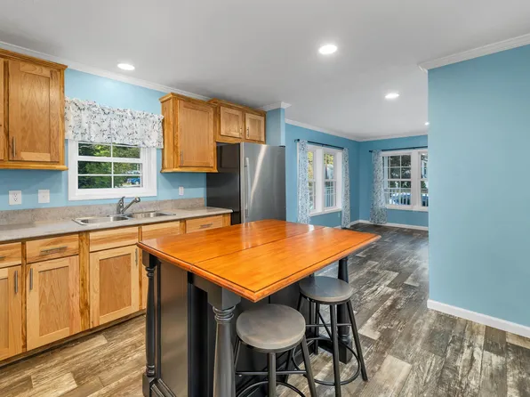 7014 Lake Street, Loudon, NH 03307