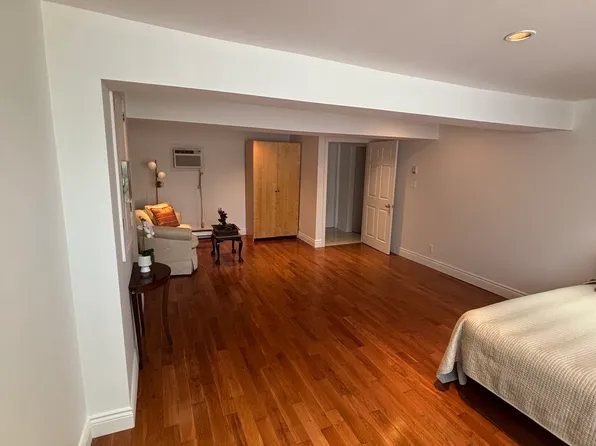 (undisclosed Address), Richmond Hill, ON L4E 2W1