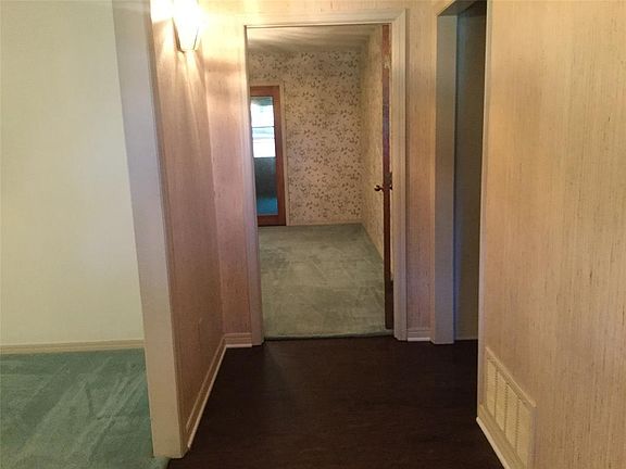 2nd image of 112 Woodland Dr