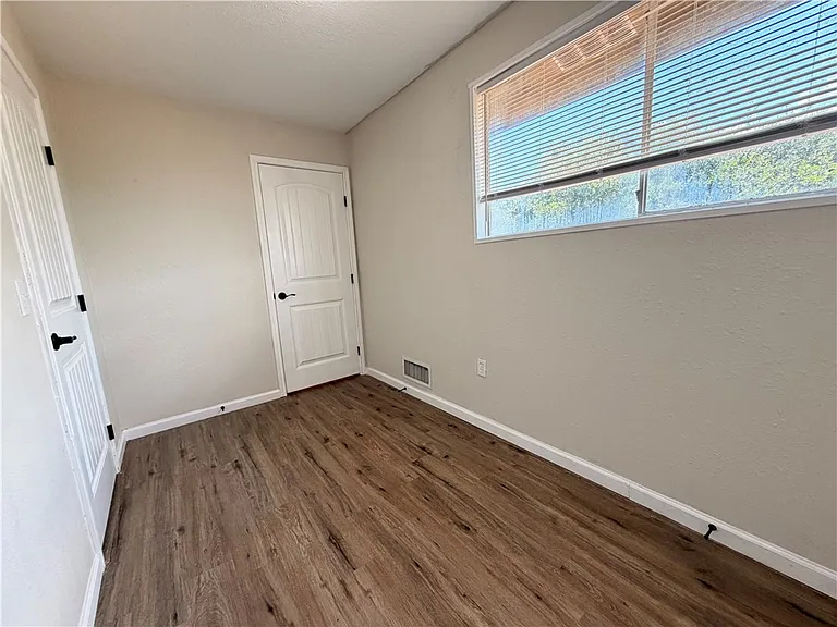 11150 Up River Rd — Photo 29