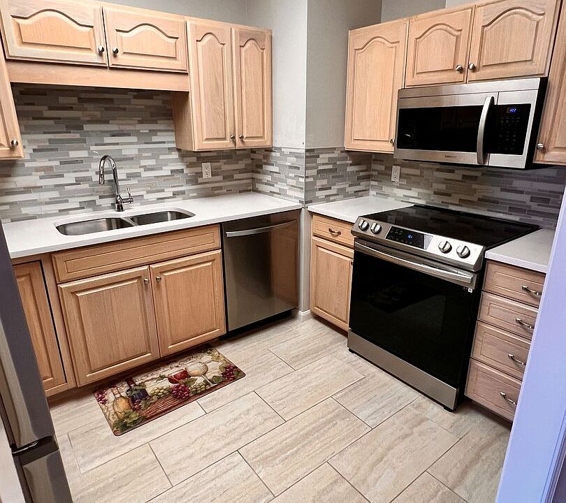 1st image of 1 TOWERS PARK LN #901