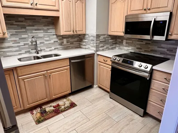 1 TOWERS PARK LN #901, San Antonio, TX 78209