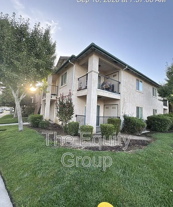2645 W Lark Ave