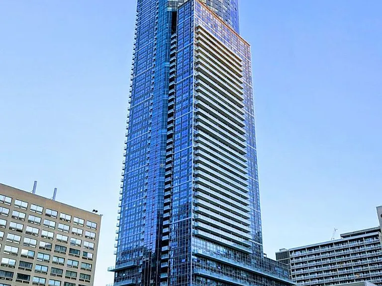 388 Yonge St #6505 — Photo 21