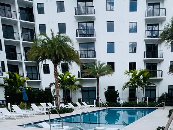 4th image of 149 NW 35th Ave #802
