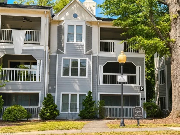231 Oakwood Ct, Winston Salem, NC 27103