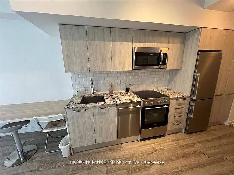 28 Wellesley St E #605 — Photo 12