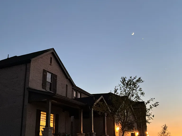 4613 Summit View Dr — Photo 3