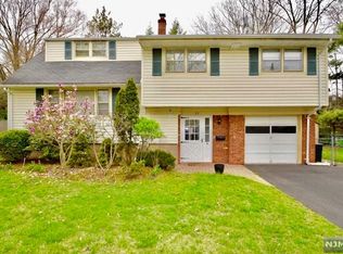 63 Stewart St, Demarest, NJ 07627
