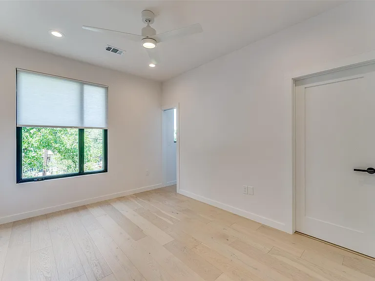 1901 Hamilton Ave — Photo 10
