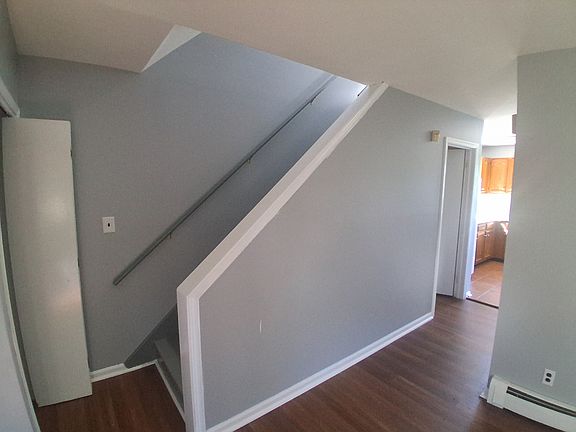 5th image of 32 Parkway Ave