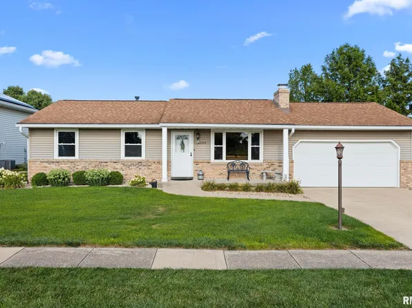 1209 Westminster Dr, Washington, IL 61571