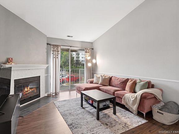 3rd image of 43 Orchard Ter APT 3