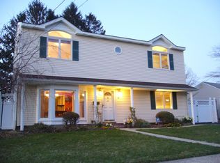 43 Greenway Cir S, Syosset, NY 11791