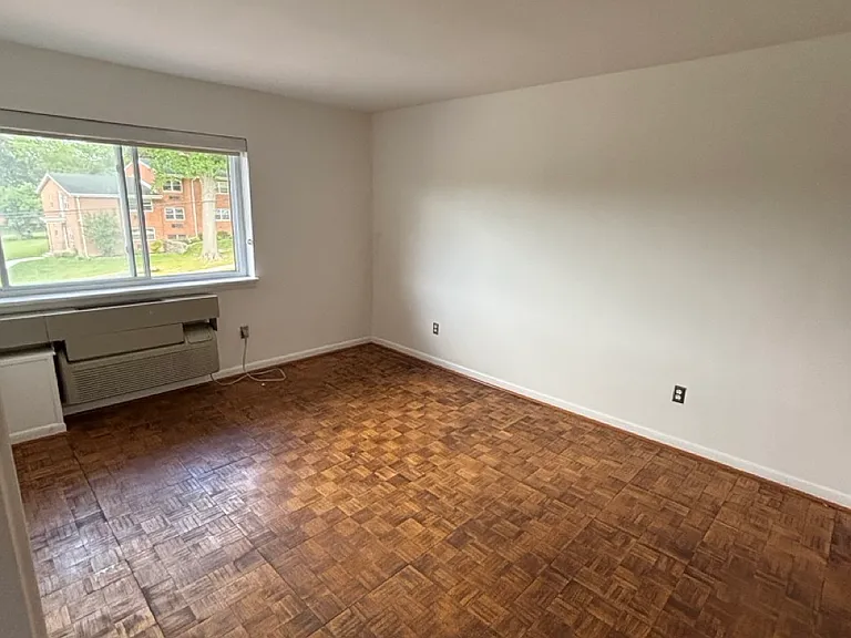 650 Brooke Rd — Photo 6