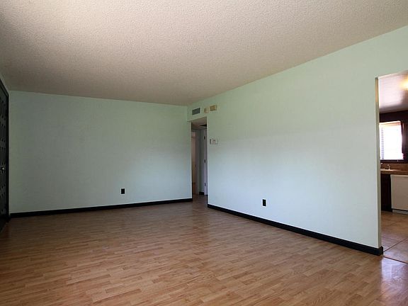 5th image of 3019 E Blacklidge Dr