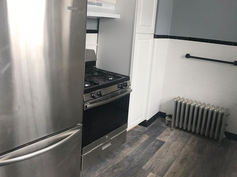 New appliances updated Kitchen