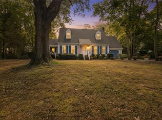 916 Oxford Dr, Virginia Beach, VA 23452
