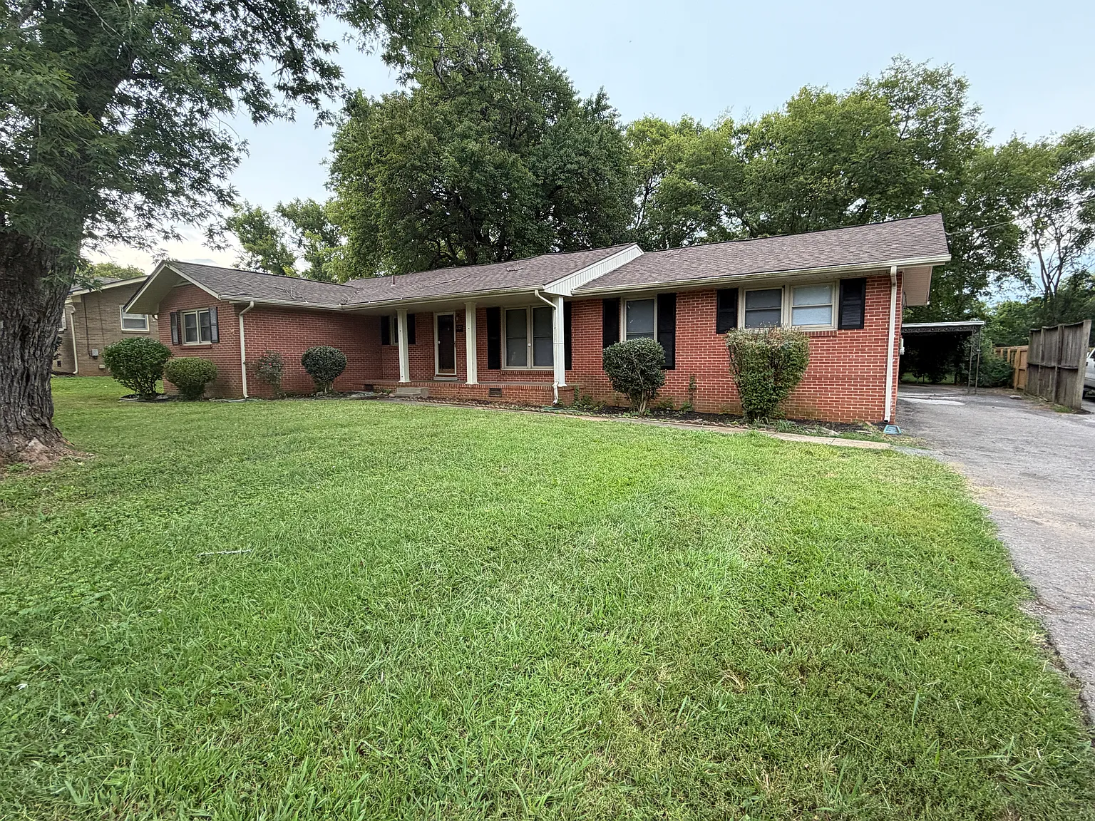 3 bed, 1845 sqft, $1,825 — Photo 2