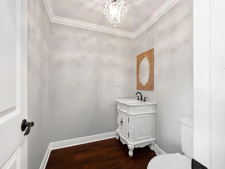 2470 Country Club Dr — Photo 12