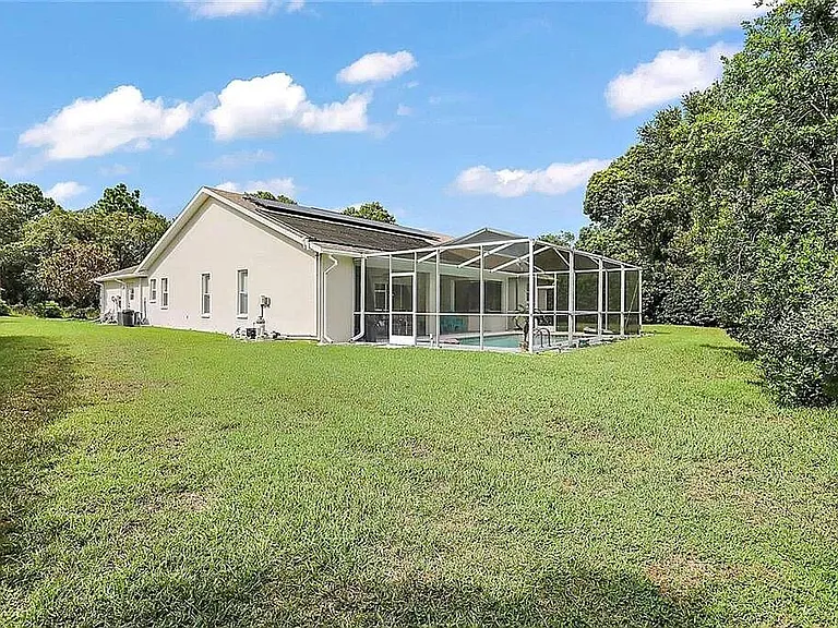 11 Mangrove Ct S — Photo 2