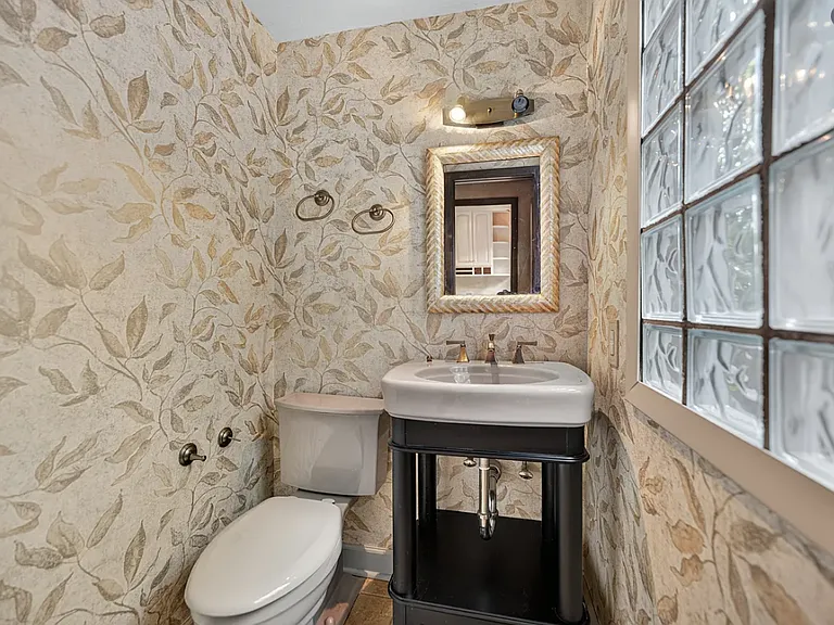 208 Robert Ave #1 — Photo 16