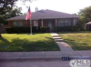 313 Diamond Dr, Desoto, TX 75115