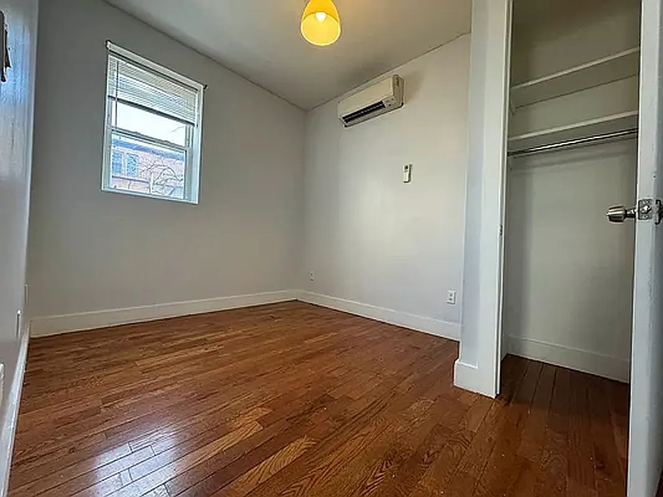 2nd image of 2366 Pacific St #2D