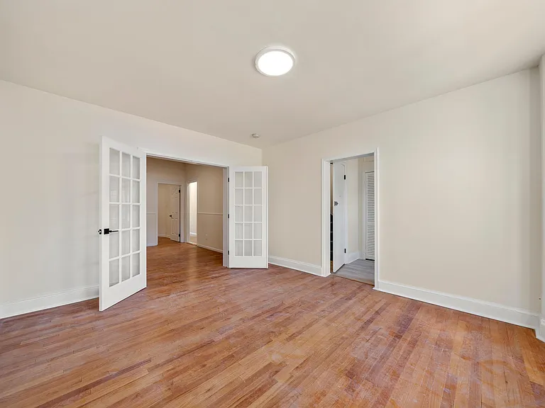 8 Cooper Pl #2 — Photo 5