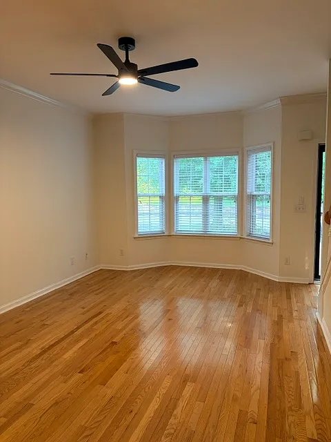 2 bed, 1.5 bath, 1040 sqft, $1,700 — Photo 2