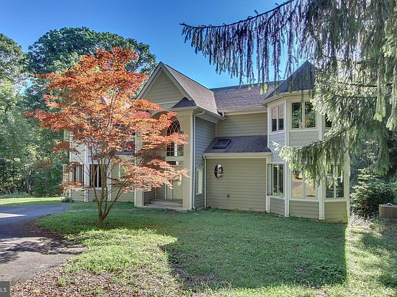 4th image of 50 War Admiral Ln
