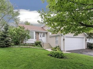 27W169 Chartwell Dr, Winfield, IL 60190