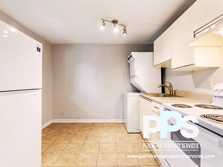 195 Randolph St NE #8 — Photo 4
