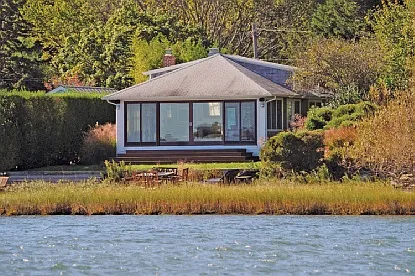 3 Bayview Rd