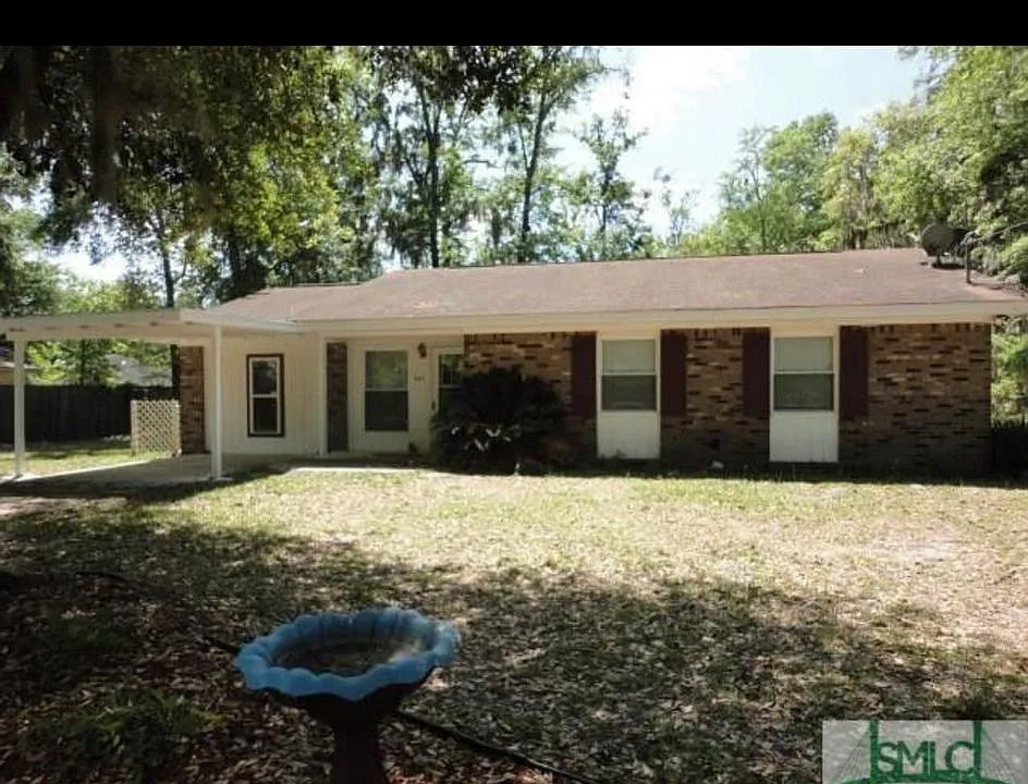 997 Live Oak Dr
