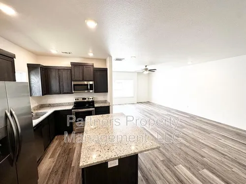 823 S Amarillo Ave #2 Photo 1