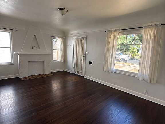 2nd image of 3105 Sherwood Ave #A