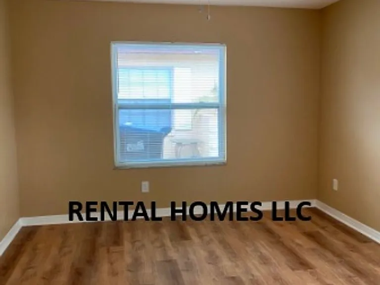 1215 Sophie Blvd — Photo 16