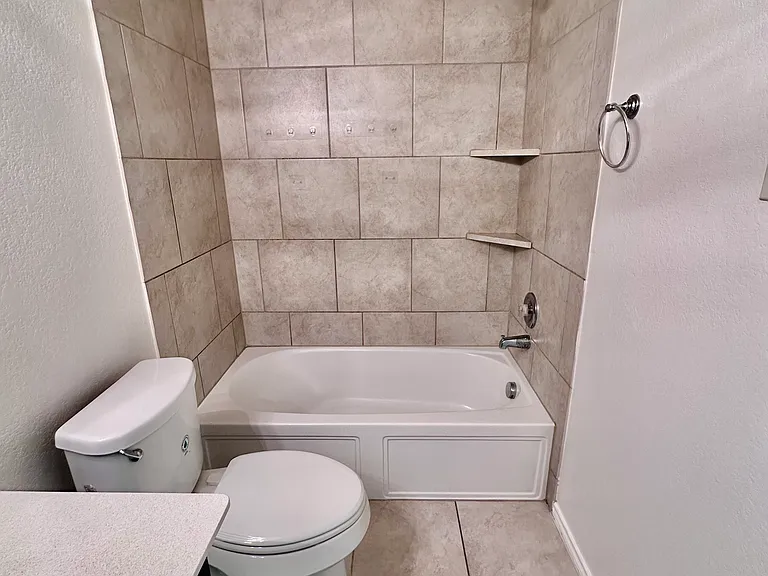 6430 Stoney Creek Dr — Photo 27